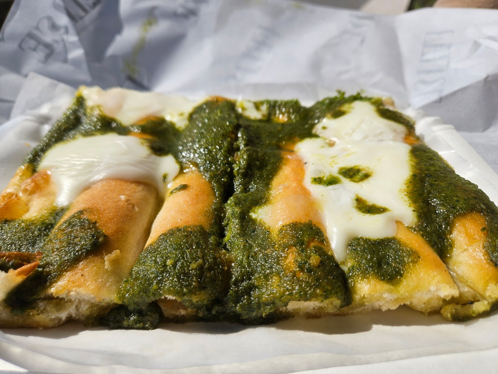 Focaccia pesto e formaggio 😋